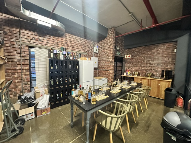 To Let Commercial Property for Rent in Woodstock Western Cape